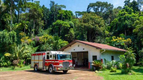 Viatura de bombeiros em estação em Rondônia representando vagas temporárias