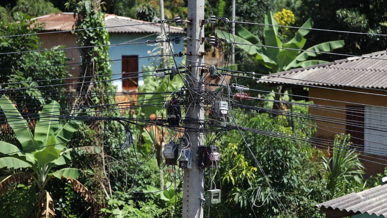 Instalação elétrica irregular em Rondônia associada a furto de energia