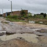 Rua sem pavimentação e com problemas de drenagem no bairro Socialista
