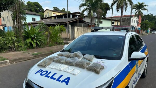 Viatura policial com skunk e cocaína apreendidas em Porto Velho