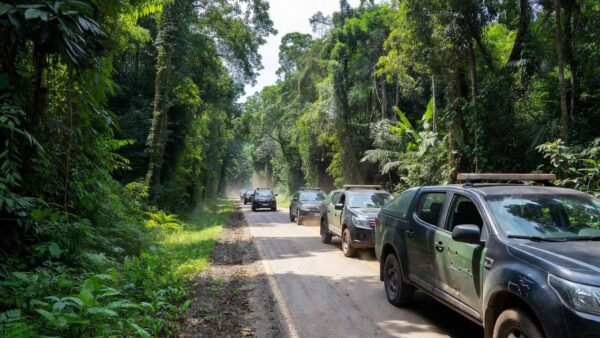 Viaturas da PM na BR-319 em Porto Velho após confronto