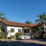 Delegacia de polícia em Porto Velho com viatura relacionada a prisão por extorsão