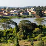 Paisagem de Porto Velho em Rondônia com elementos de campanha ao Senado