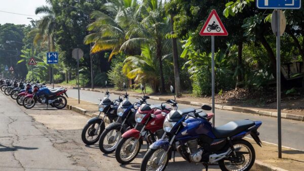 Ação educativa do Detran-RO para motociclistas em Porto Velho