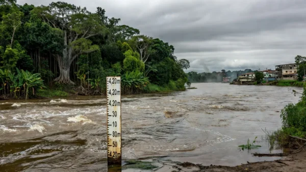 Rio Madeira em Porto Velho com nível de 4,20 m e monitoramento da Defesa Civil