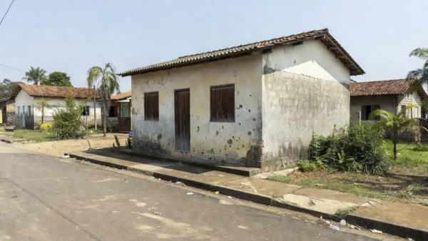 Casa residencial em Vilhena com marcas de bala após discussão de trânsito