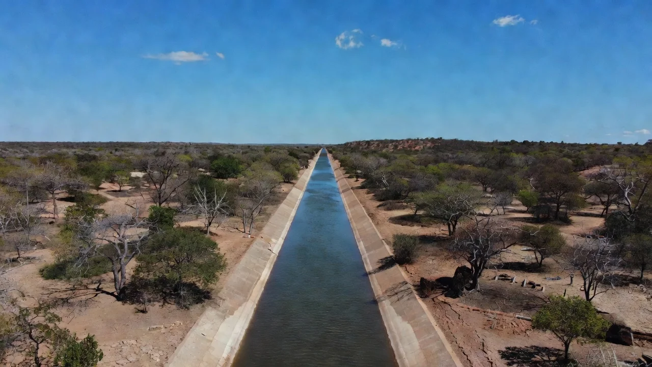Canal do projeto de transposição do Rio São Francisco no Nordeste